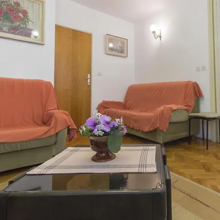 Apartment Slavica Primosten